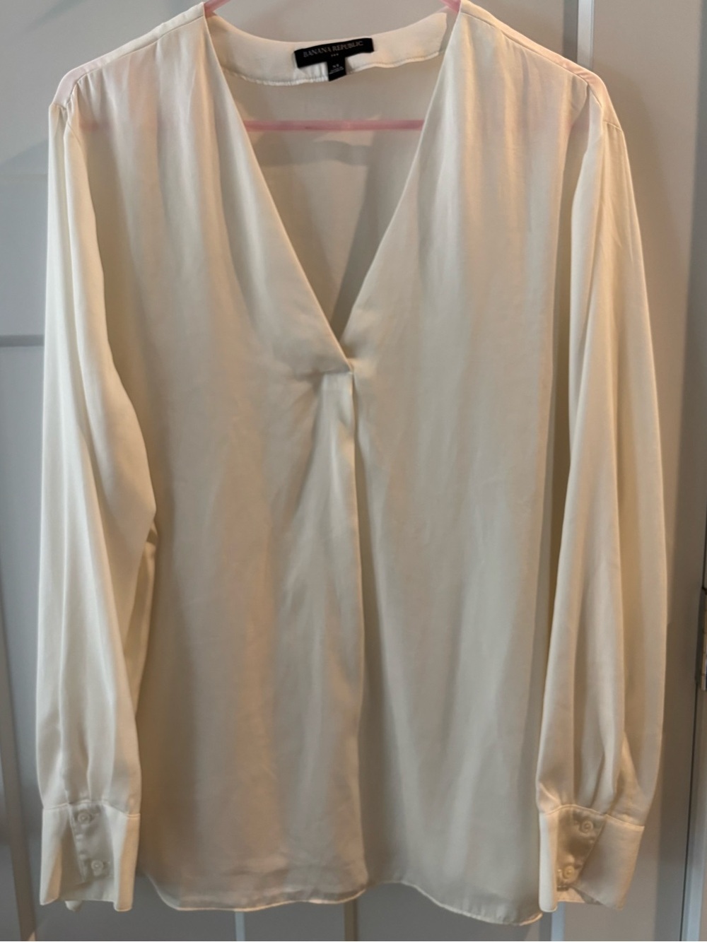 Banana Republic Ivory V-Neck Long Sleeve Blouse